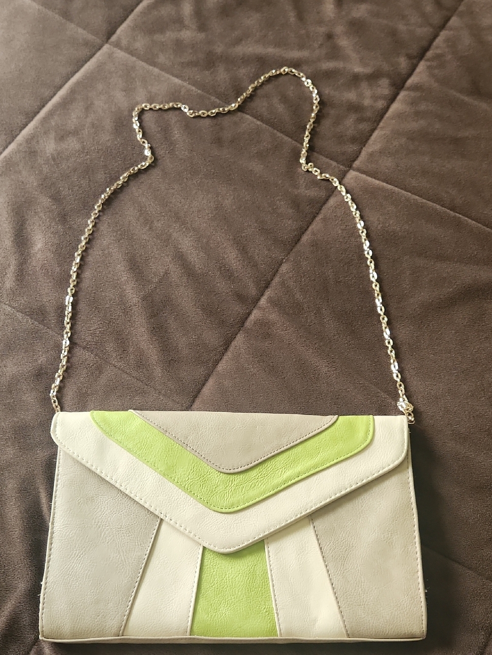 Urban Expressions Cream & Lime Envelope Crossbody with Gold Chain